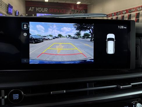 Used 2025 Hyundai Santa Fe SEL FWD image 33