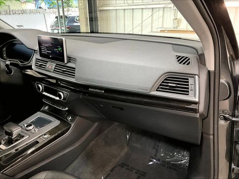 Used 2020 Audi Q5 e Premium Plus AWD/4WD image 19