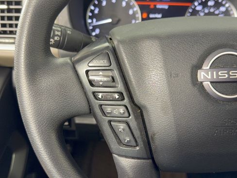 Used 2022 Nissan Frontier SV AWD/4WD image 18