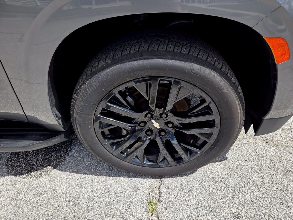 Used 2021 Chevrolet Suburban RST RWD image 18