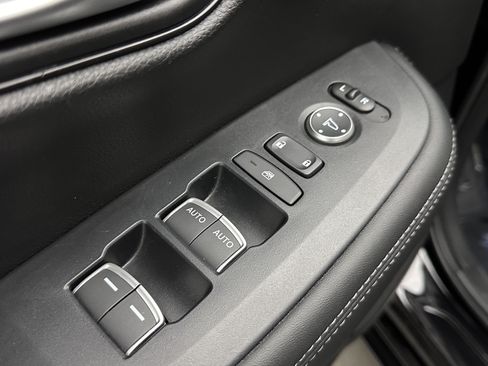 Used 2026 Honda HR-V EX-L image 12