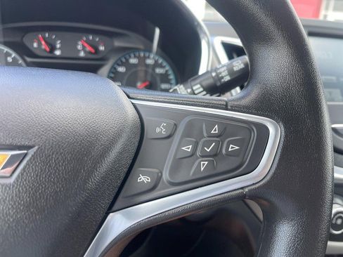 Used 2018 Chevrolet Equinox LS AWD/4WD image 24
