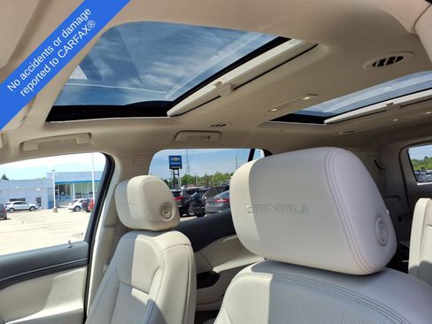 Used 2023 GMC Acadia Denali w/ Denali Ultimate Package AWD/4WD image 18