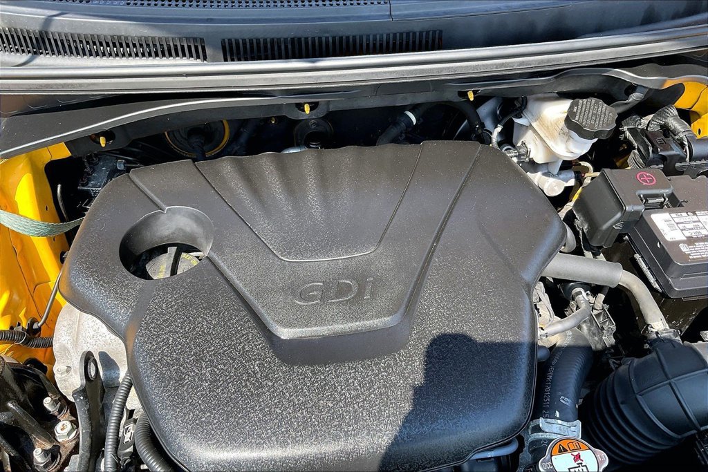 Used 2017 Hyundai Veloster FWD image 12