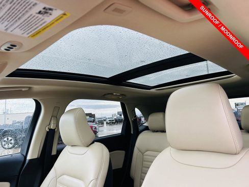 Used 2024 Ford Edge SEL w/ Convenience Package AWD/4WD image 4