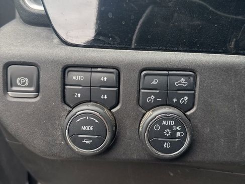 Used 2023 Chevrolet Silverado 1500 LTZ image 16