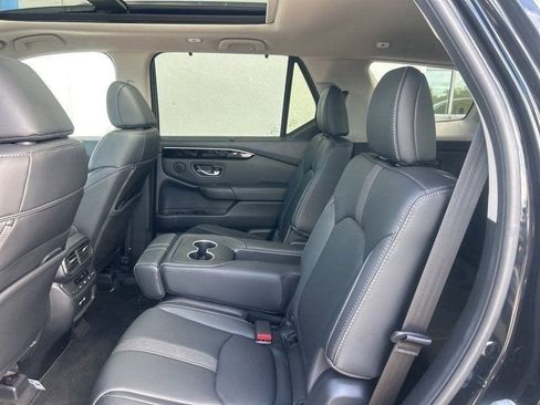 Used 2023 Honda Pilot Touring image 10