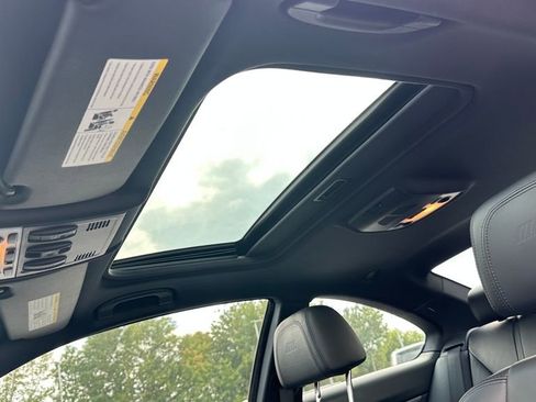 Used 2011 BMW M3 Base image 12