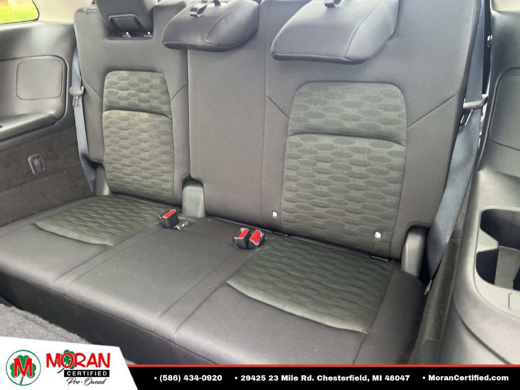 Used 2025 Nissan Pathfinder SV AWD/4WD image 13