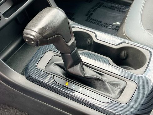 Used 2020 Chevrolet Colorado Z71 AWD/4WD image 16