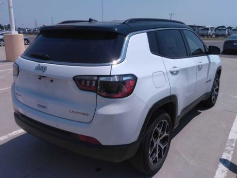 Used 2024 Jeep Compass Limited AWD/4WD image 4