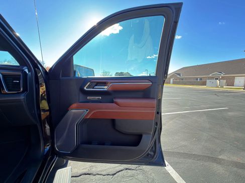 Used 2023 GMC Sierra 1500 Denali Ultimate image 7