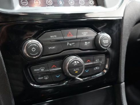 Used 2022 Chrysler 300 S image 29