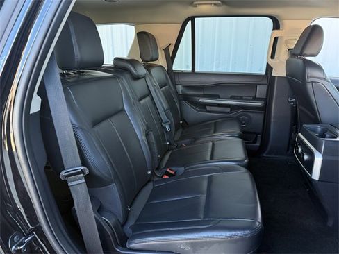 Used 2022 Ford Expedition XLT image 31