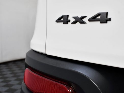 Used 2017 Jeep Cherokee Trailhawk w/ Comfort/Convenience Group image 15