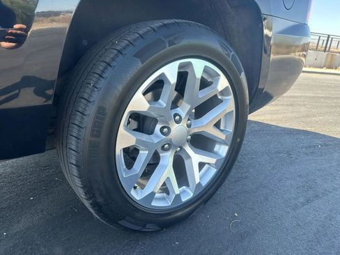 Used 2019 Chevrolet Tahoe 4WD w/ Remote Keyless Entry Package image 9