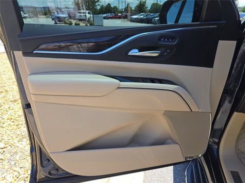 Used 2023 Cadillac Escalade Premium Luxury w/ Performance Package AWD/4WD image 19