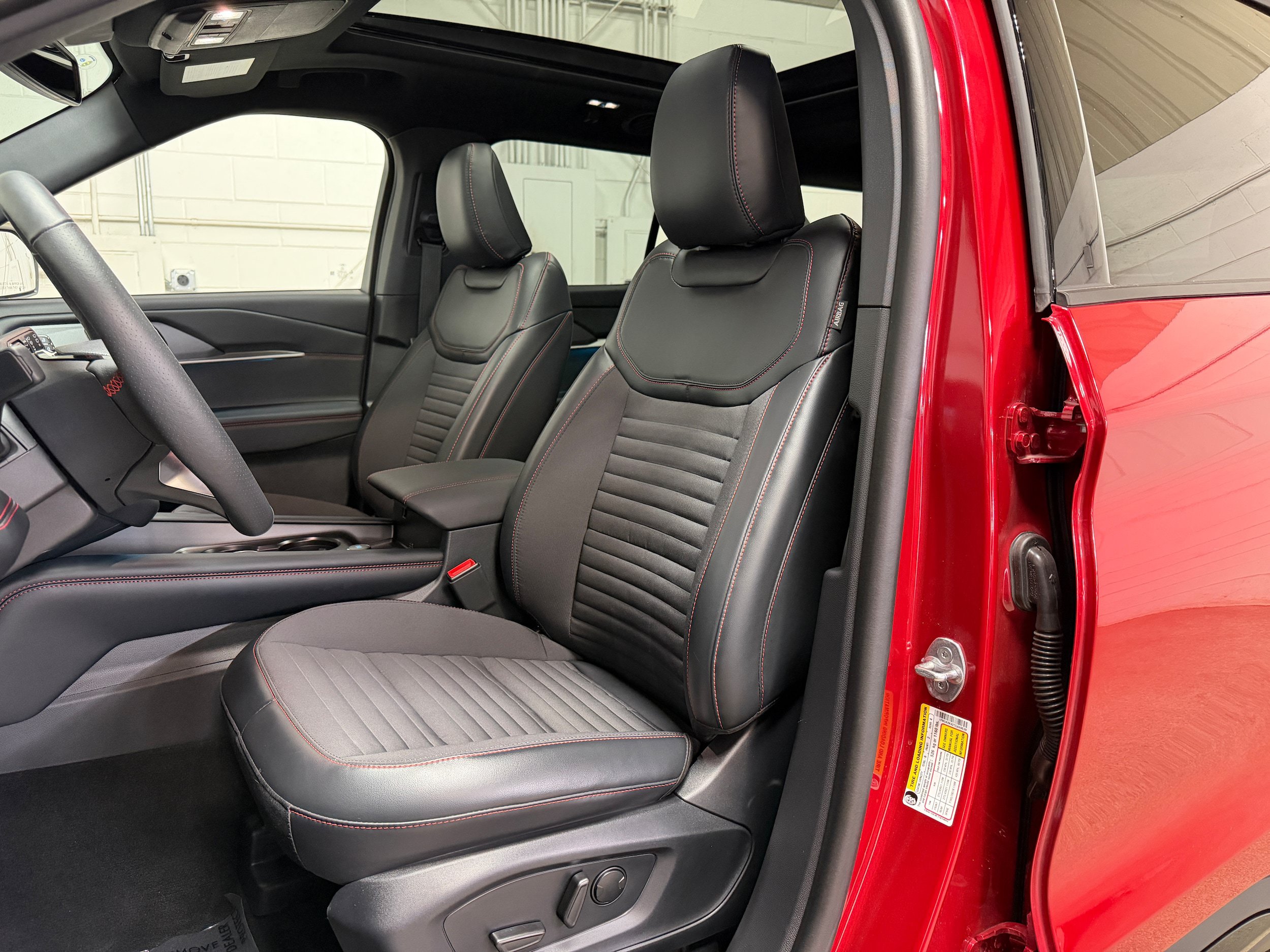 Used 2026 Ford Explorer ST-Line w/ ST-Line Street Pack AWD/4WD image 11