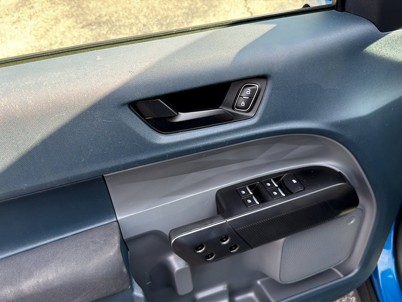 Used 2022 Ford Maverick XL FWD image 12