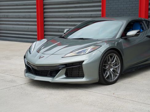 Used 2023 Chevrolet Corvette Z06 RWD image 11