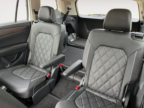 New 2026 Volkswagen Atlas SEL Premium R-Line AWD/4WD image 13
