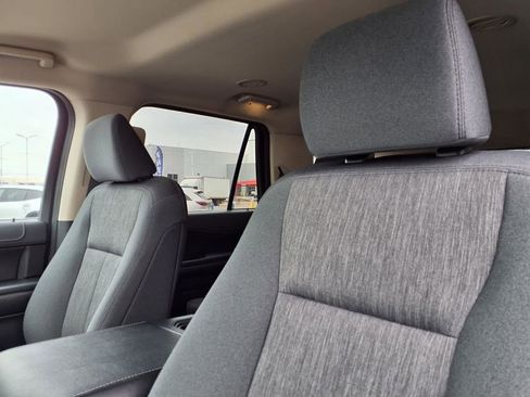 Used 2022 Ford Expedition XLT image 17