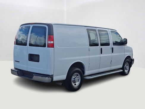 Used 2023 Chevrolet Express 2500 w/ Driver Convenience Package image 5