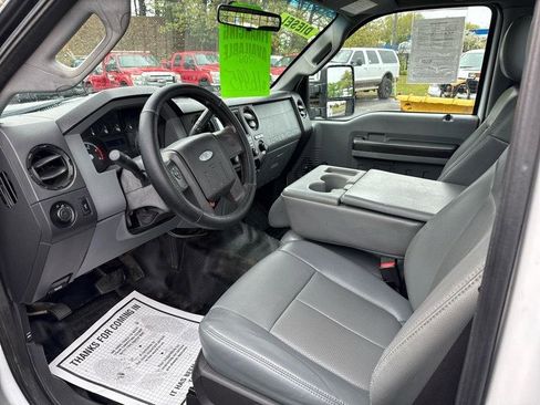 Used 2012 Ford F250 XL w/ Snow Plow Prep Pkg AWD/4WD image 5