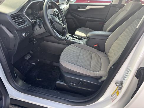 Used 2022 Ford Escape SE w/ SE Sport Appearance Package image 20