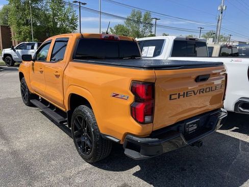 Used 2025 Chevrolet Colorado Z71 w/ Technology Package AWD/4WD image 12