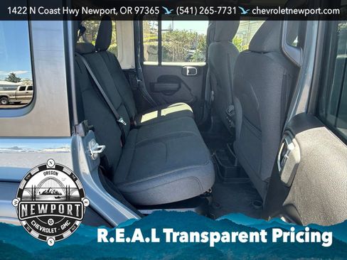 Used 2024 Jeep Wrangler Unlimited AWD/4WD image 35