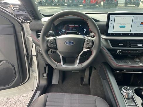 Used 2025 Ford Explorer ST-Line w/ Premium Package image 16