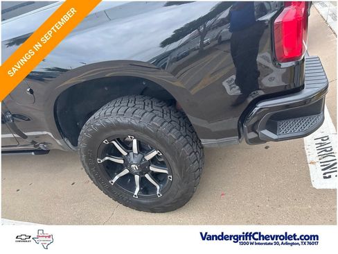 Used 2024 Chevrolet Silverado 1500 LT Trail Boss w/ LT Trail Boss Premium Package AWD/4WD image 13