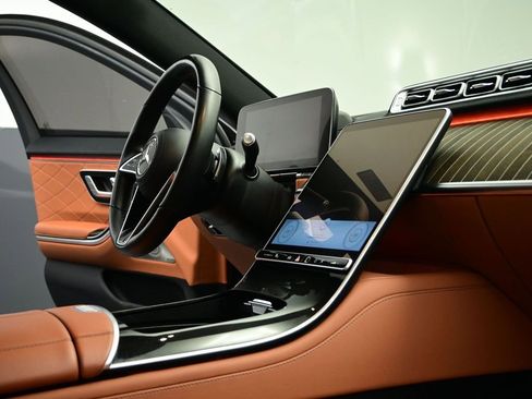 Used 2023 Mercedes-Benz S 580 4MATIC Sedan w/ AMG Line image 32