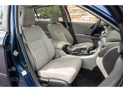 Used 2015 Honda Accord EX image 11