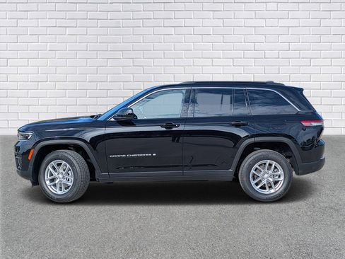 New 2026 Jeep Grand Cherokee Laredo X RWD image 2