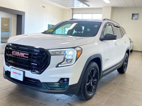 Used 2023 GMC Terrain AT4 AWD/4WD image 4