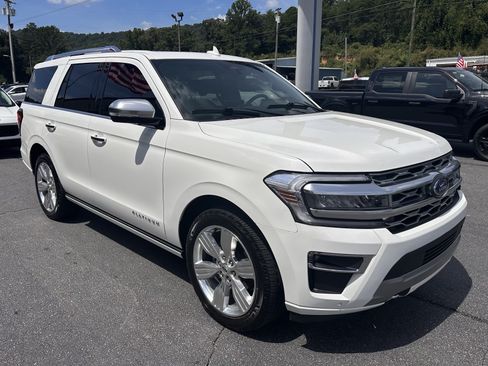Certified 2022 Ford Expedition Platinum AWD/4WD image 4