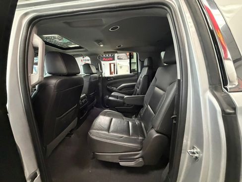 Used 2020 Chevrolet Suburban LT image 18
