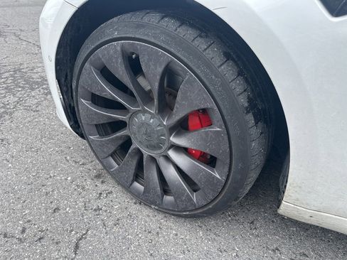 Used 2021 Tesla Model 3 Performance image 9