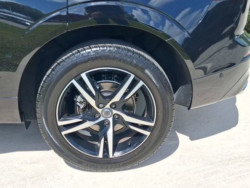 Used 2019 Volvo XC60 T5 R-Design w/ Protection Package Premier AWD/4WD image 4