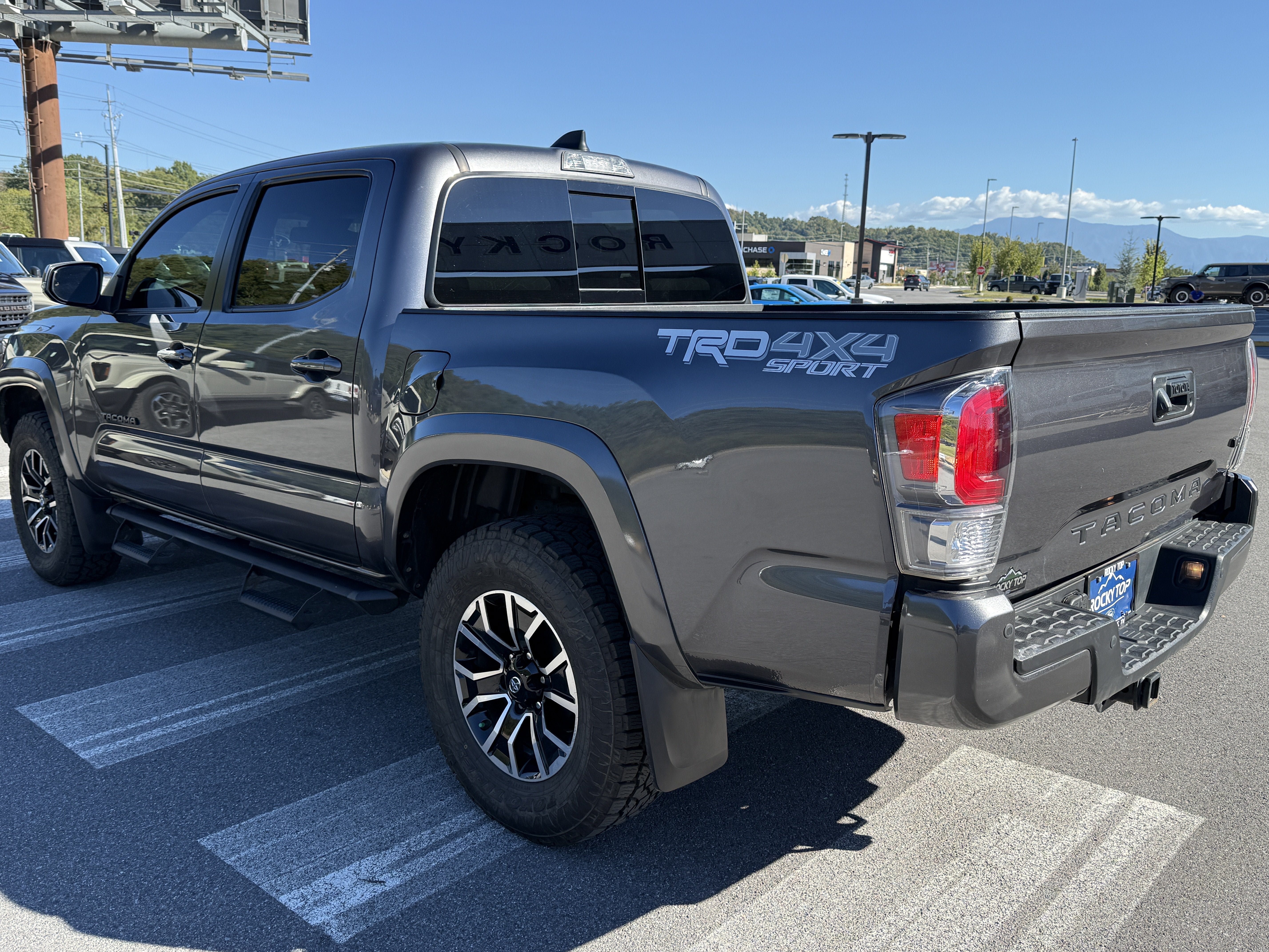 Used 2022 Toyota Tacoma TRD Sport w/ Technology Package AWD/4WD image 7