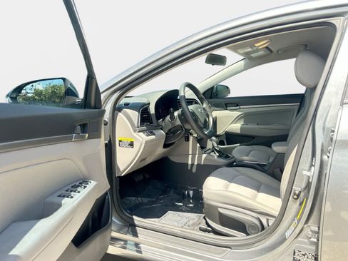 Used 2017 Hyundai Elantra SE FWD image 10