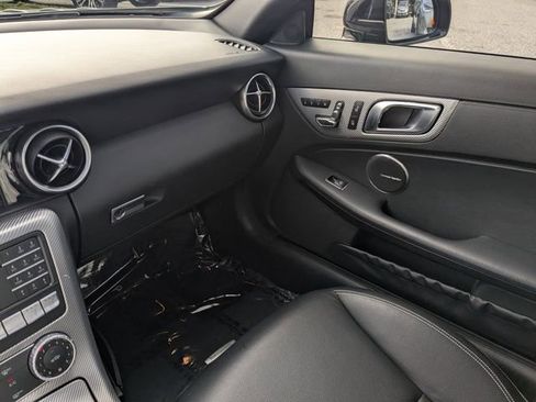 Used 2018 Mercedes-Benz SLC 300 image 15
