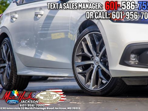 Used 2023 Honda Civic Touring image 2