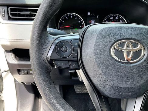 Used 2022 Toyota RAV4 XLE FWD image 10