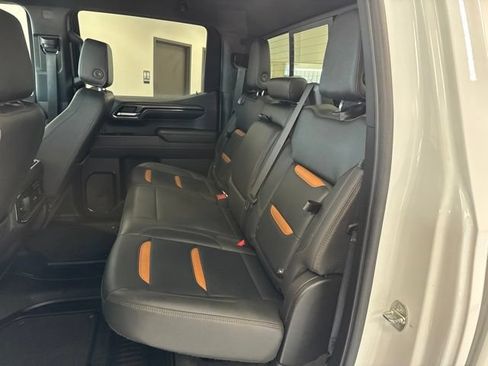 Used 2022 GMC Sierra 1500 AT4 w/ AT4 Preferred Package AWD/4WD image 23