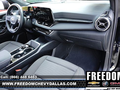 Used 2026 Chevrolet Equinox LT FWD image 8