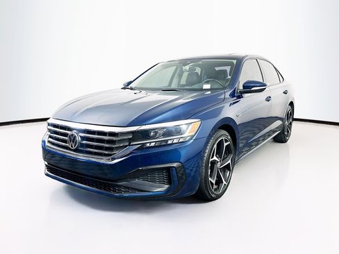 Used 2020 Volkswagen Passat 2.0T R-Line FWD image 3