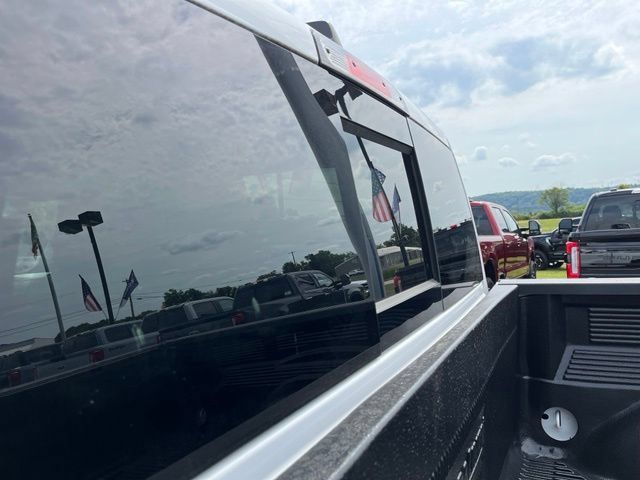 Used 2025 RAM 1500 Laramie AWD/4WD image 8